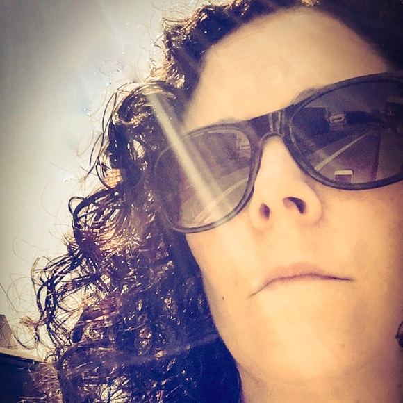 Meet your Posher, Stephanie - Picture 1 of 1